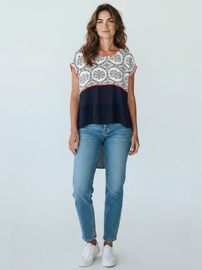 THML Short Sleeve Medallion Blouse // Navy & Orange // Small